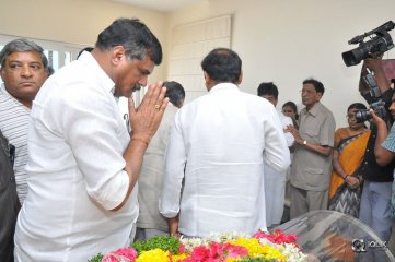 Celebs Pay Condolences to C Narayana Reddy